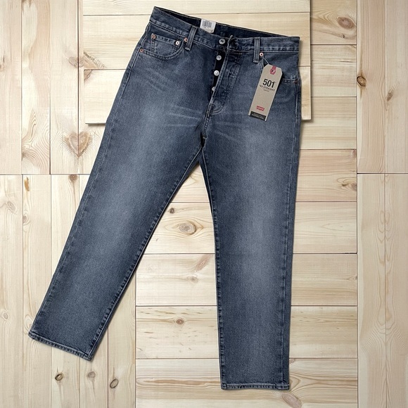 Levi’s 501 ‘93 Straight Cropped Accidents Happen - Picture 5 of 16